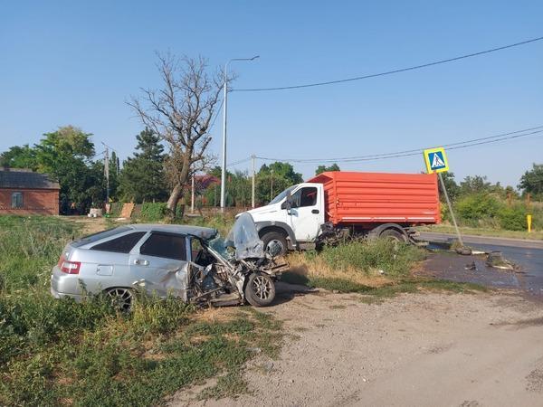 В больнице Ростова скончалась девушка, пострадавшая в ДТП под Азовом