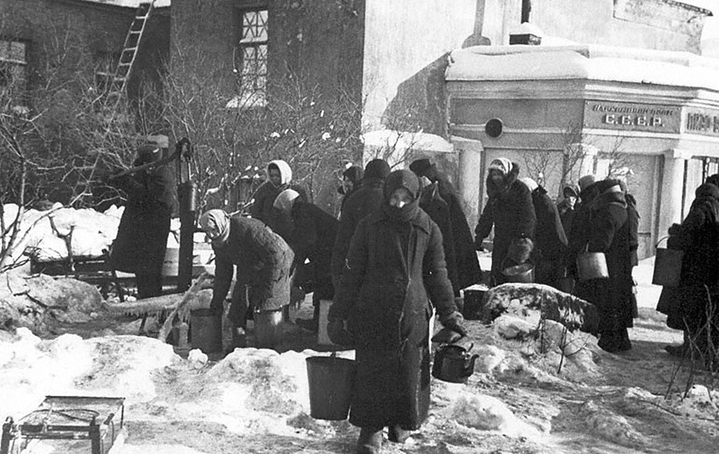 Ленинград в первые годы блокады. Ленинград блокада Ленинграда. 1942 Год блокада Ленинграда зима.