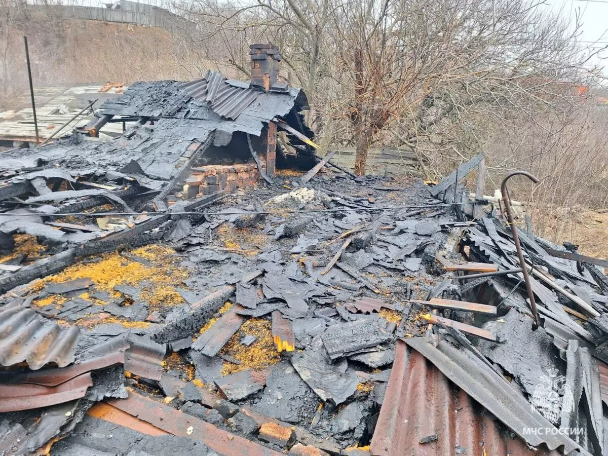 В Ростове при пожаре в доме погиб 40-летний мужчина